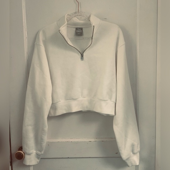 Aritzia TNA perfect cropped quarter zip sweater in white Size M - Picture 4 of 5
